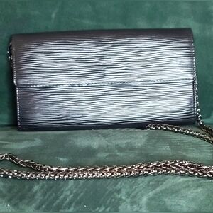 Louis Vuitton Sarah Wallet Black Epi Leather SR0015